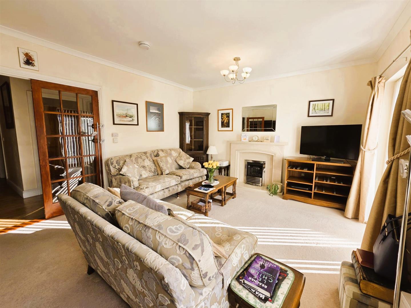 Clos Ty Gwyn, Dafen, Llanelli, SA14 8UT